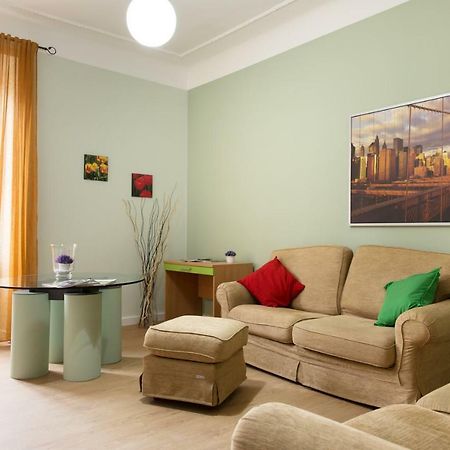 Beautiful apartment in San Giovanni close to Colosseo Roma Esterno foto