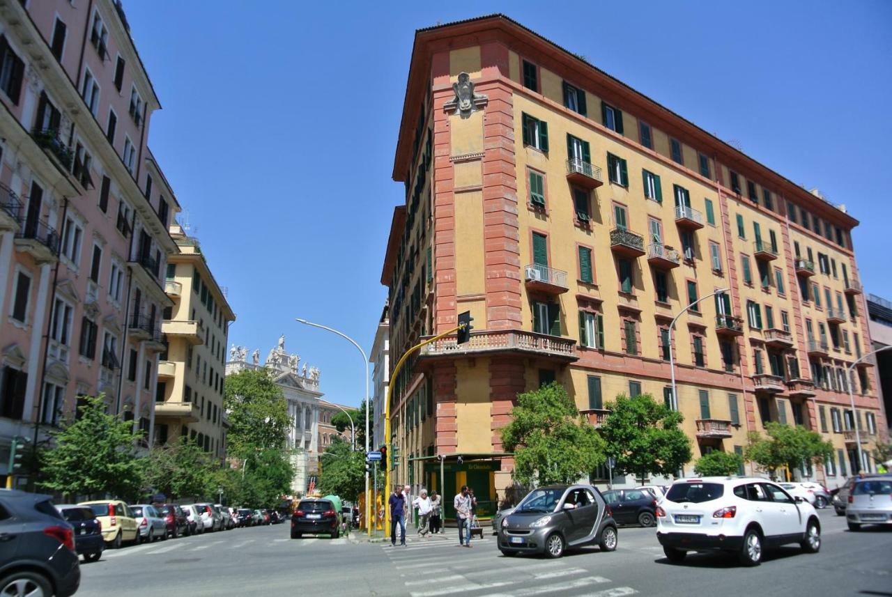 Beautiful apartment in San Giovanni close to Colosseo Roma Esterno foto