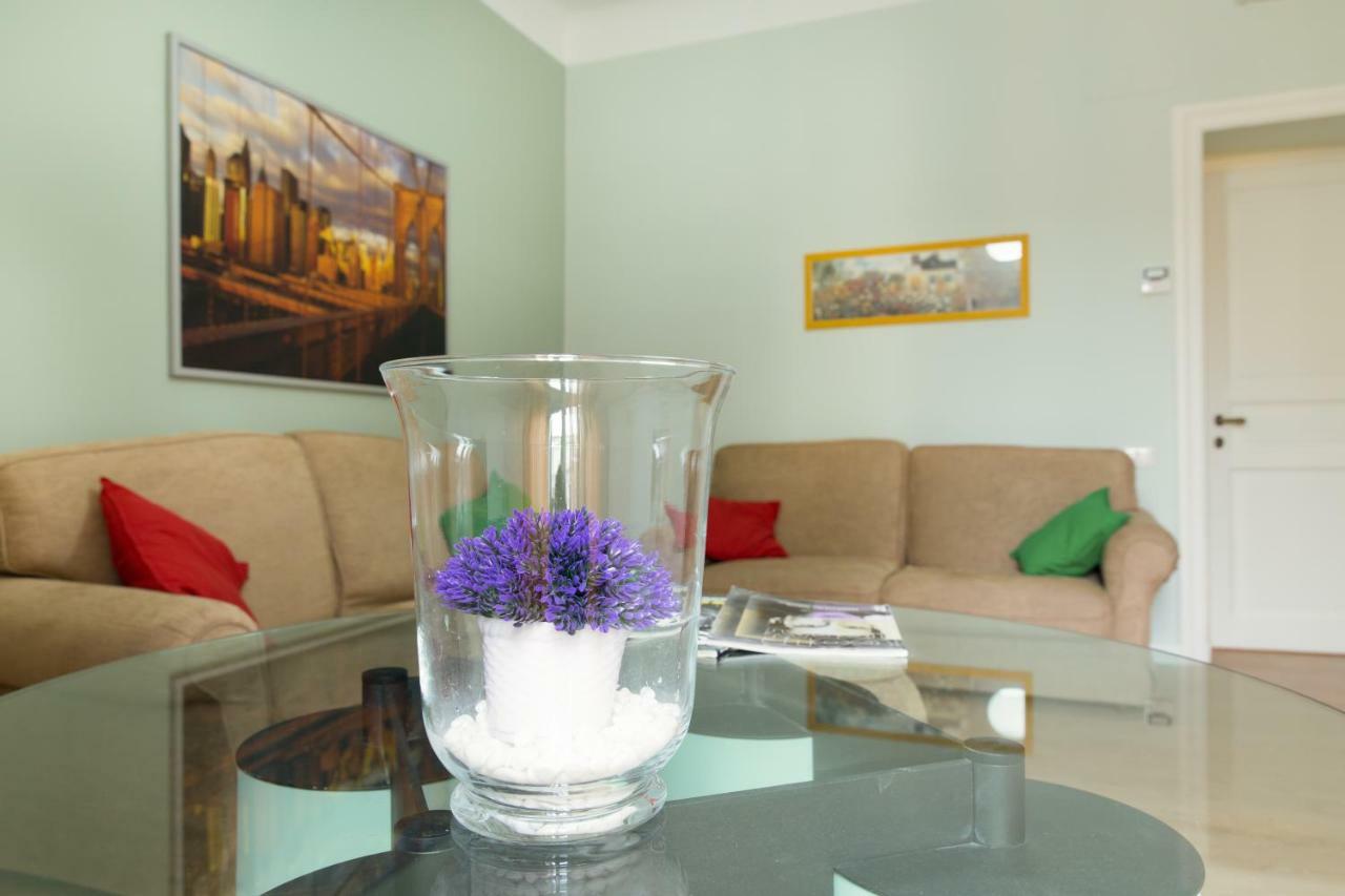 Beautiful apartment in San Giovanni close to Colosseo Roma Esterno foto